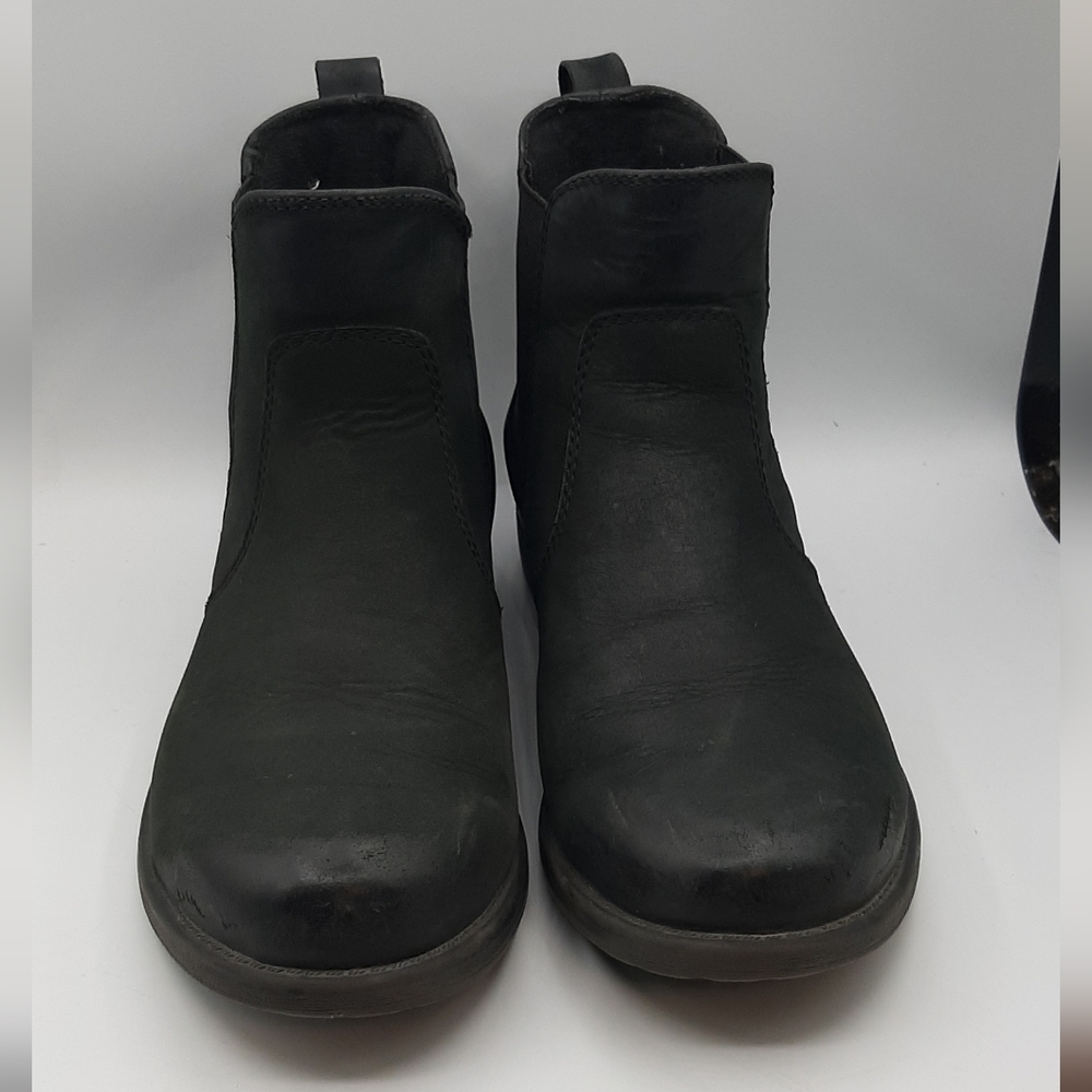 Denver Hayes Women's Black Suede Leather Chelsea Style Boots Size 8